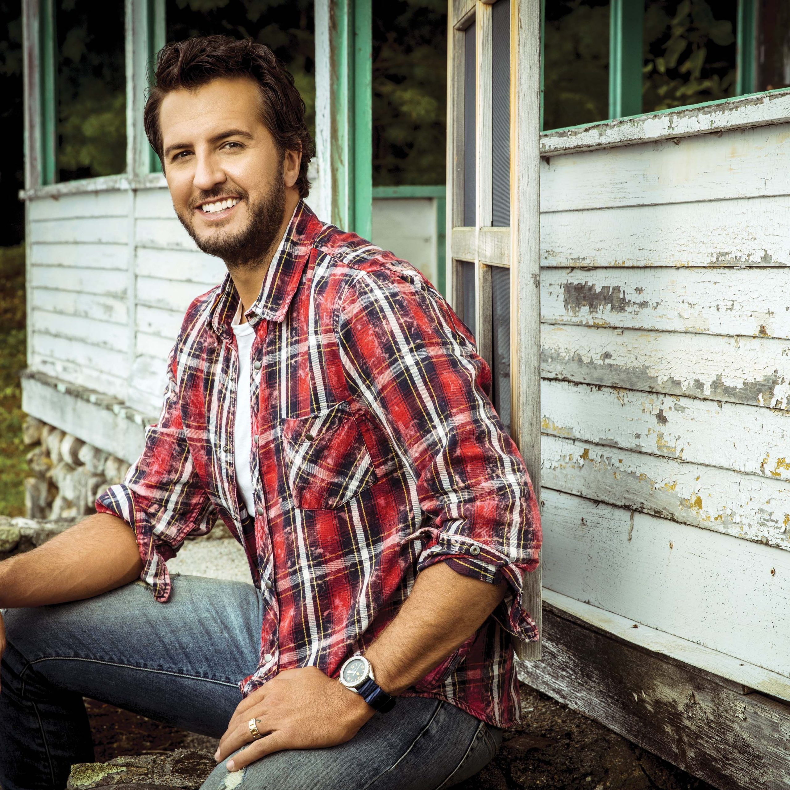 Luke Bryan Kicked Off Summer with Back-To-Back Stadium Shows Hitting 100,000 Fans in Two Countries
