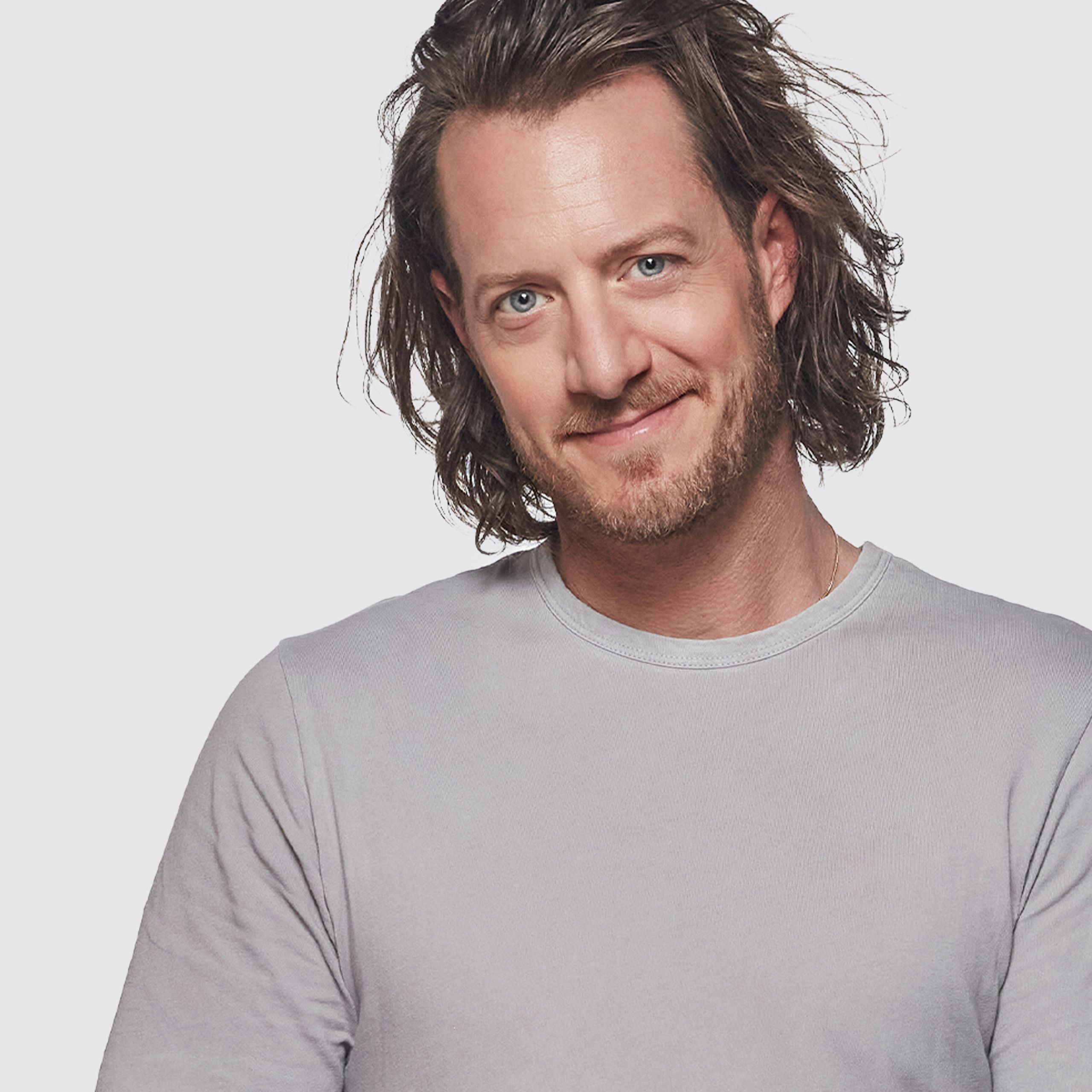 Tyler Hubbard Releases New Acoustic Version of "5 Foot 9" UMG Nashville